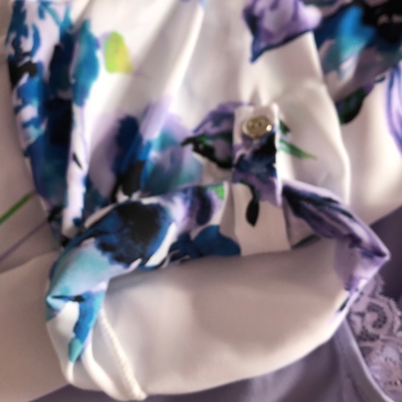 Beautiful Sheer, Open Front Jacket With 2 Colour Ccordinated Blouses - Picture 6 of 11